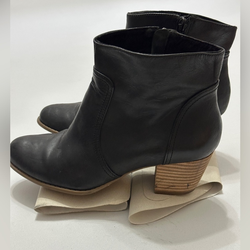 Sole Society Black Ankle Booties So-Romy size 7.5